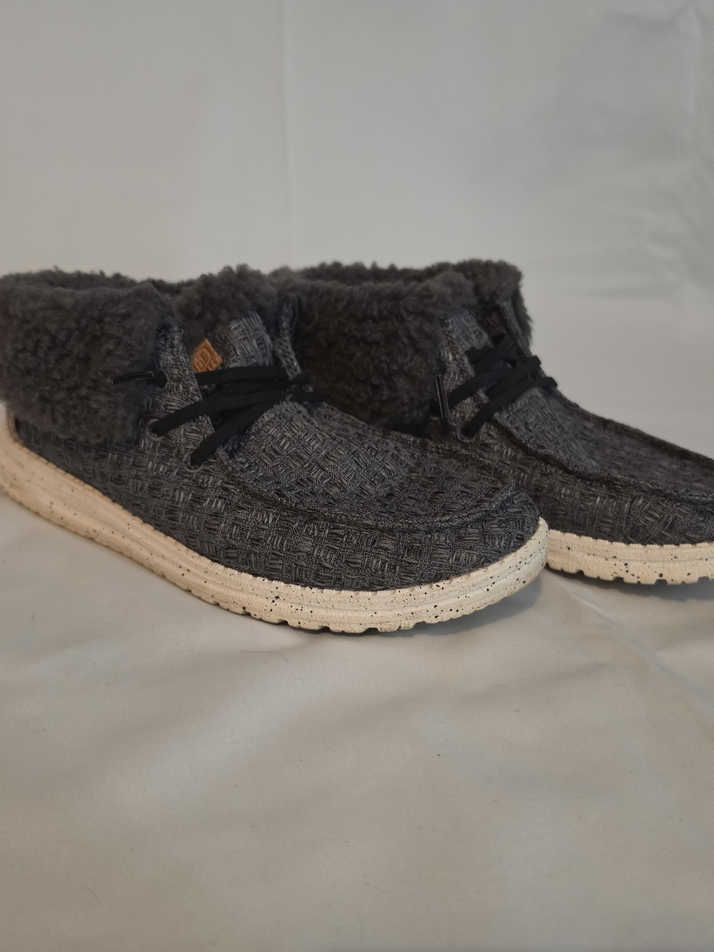 Hey Dude Women's Charcoal Faux-Sherpa Slip-On Slippers